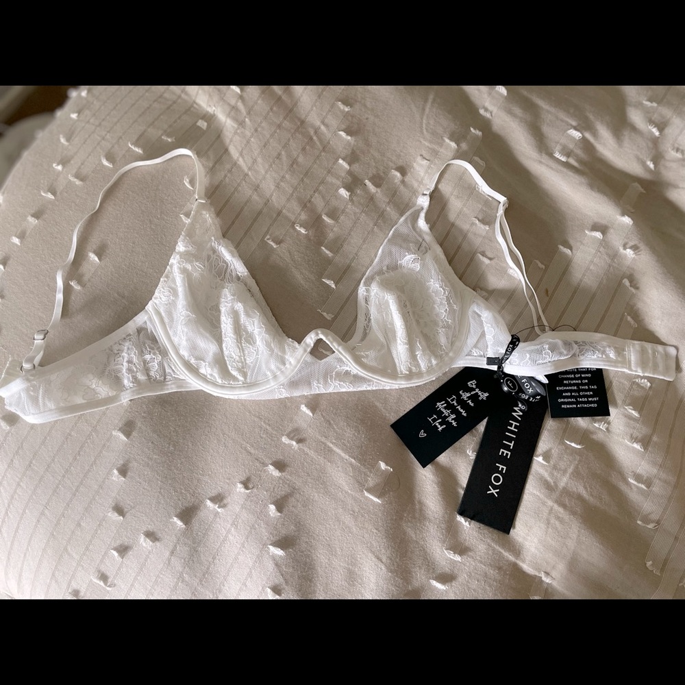 White Fox Boutique Crop Top Bra - Brand New/Never Worn
